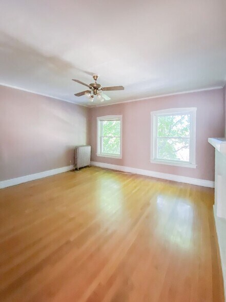 Building Photo - 5137 N Wolcott Ave