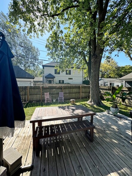 Building Photo - 644 W Hinsdale Ave