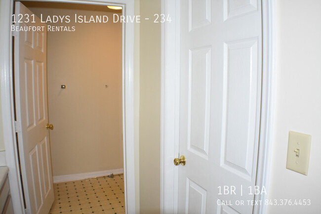Building Photo - 1231 Ladys Island Dr
