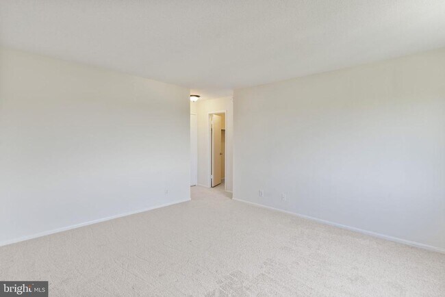 Building Photo - 203 Yoakum Pkwy