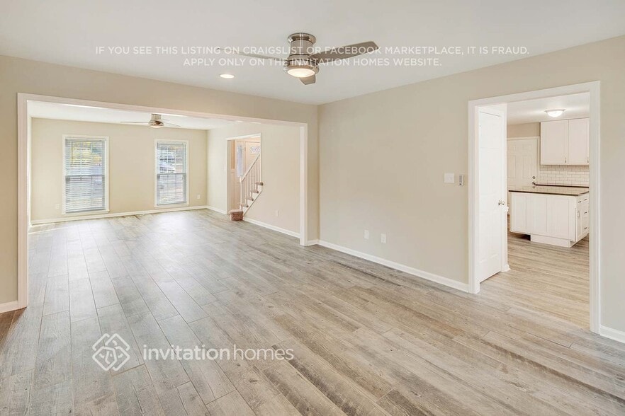 Building Photo - 9800 Fairlea Dr