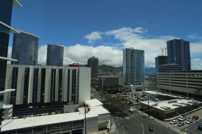 Building Photo - Hawaiki Tower - 2 bedroom, 2 bath with 2 c...