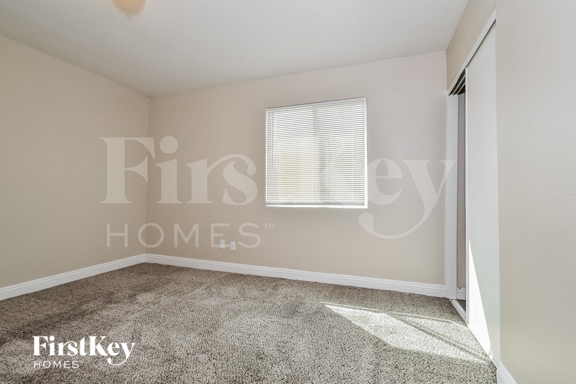 Building Photo - 301 Kings Ave