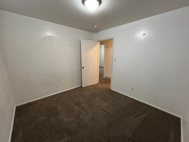 Building Photo - 3 Bed/1.5 Bath in a Cul-de-sac by Universi...
