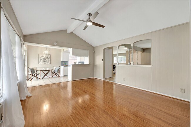 Building Photo - 847 Carlingford Ln