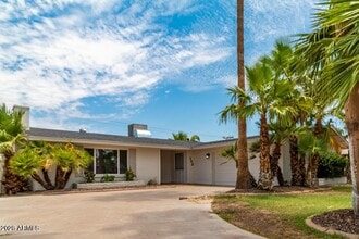 Building Photo - 132 E Pebble Beach Dr