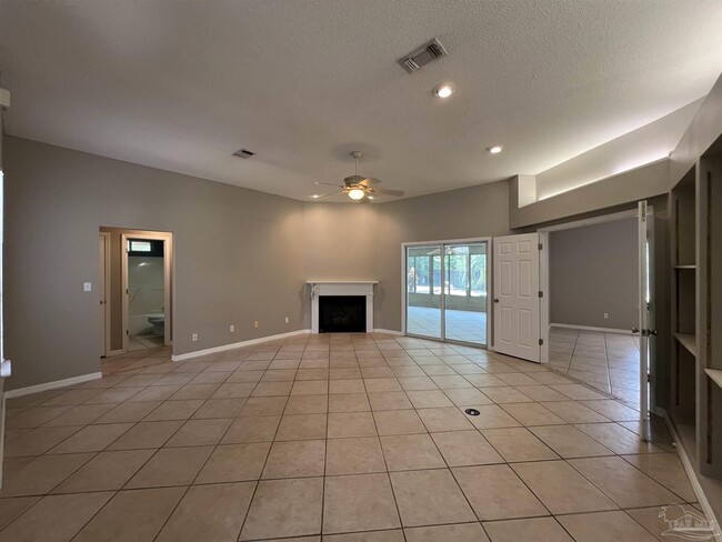 Building Photo - 5784 Twisted Oak Ct