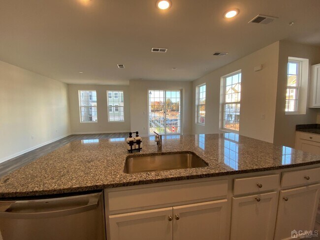 Building Photo - 246 Park Ln