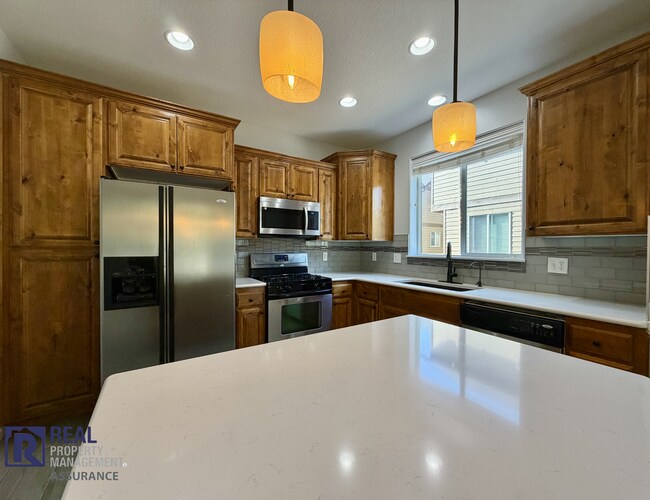 Building Photo - Charming 3BR/2.5BA Beaverton Home in Prime Location