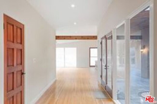 Building Photo - 16141 Bayberry Pl