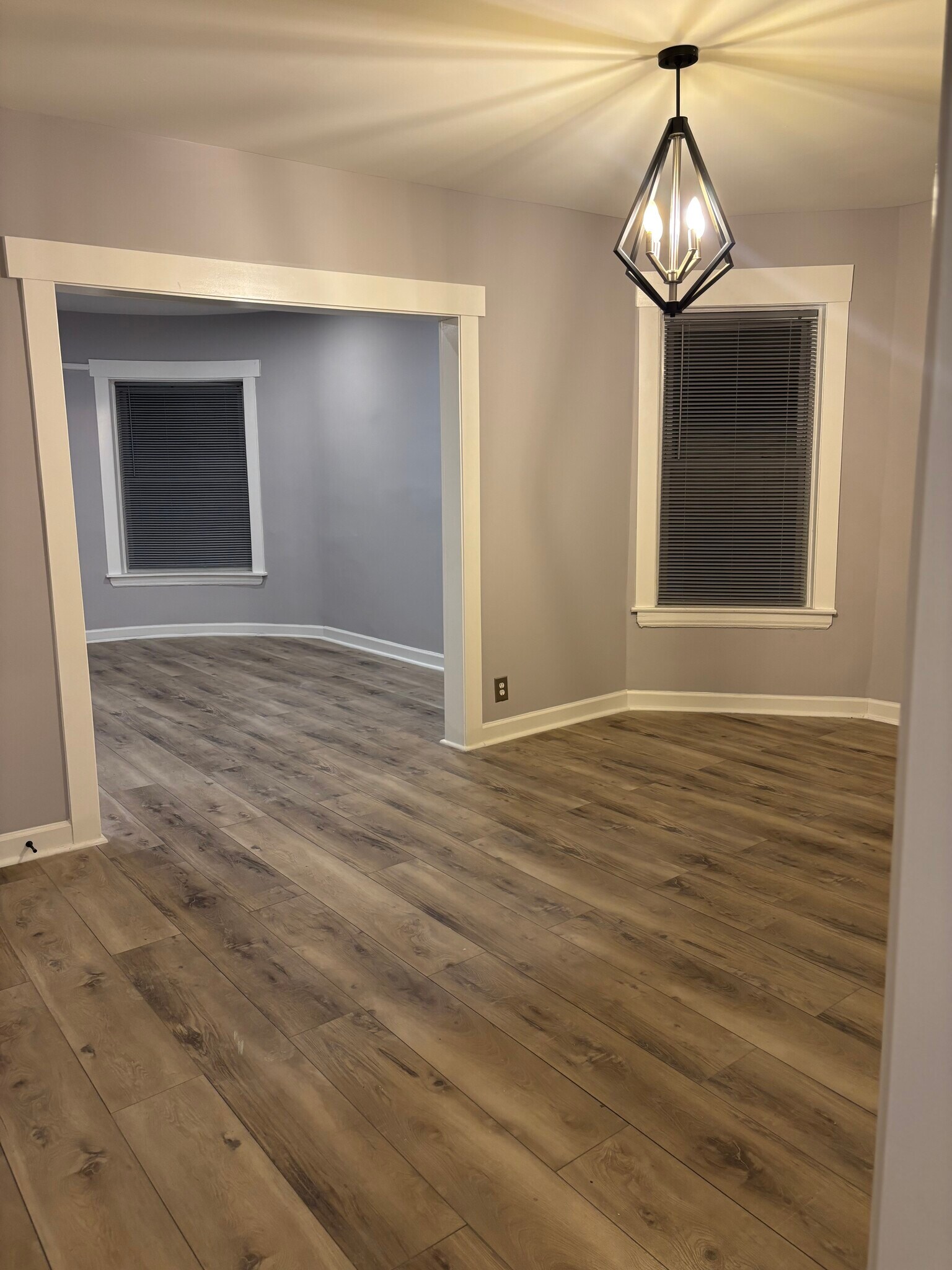 Building Photo - 6344 S Vernon Ave