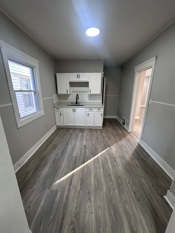 Building Photo - 7500 Dearborn Ave