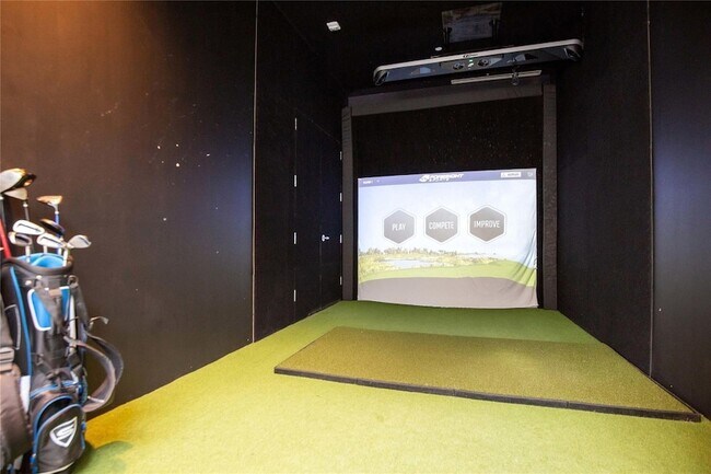 Building Photo - 851 NE 1st Ave