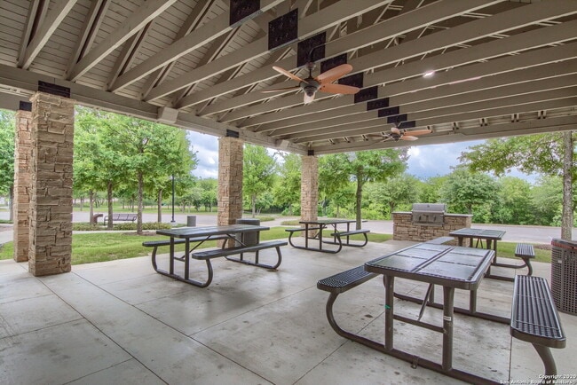 Building Photo - ****Go Big, Then Come Home to Comfort and Style!****