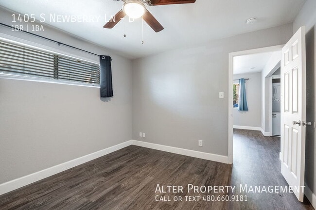 Building Photo - 1405 S Newberry Ln