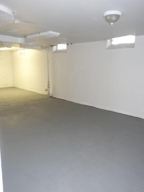 Building Photo - 8205 Outer Dr E