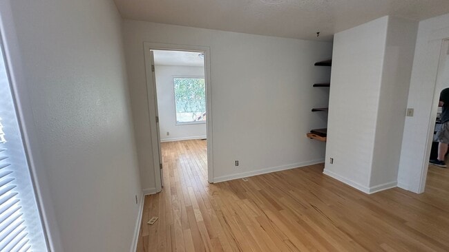 Building Photo - 4bd 2 bath Home in Westmoreland, Portland:...