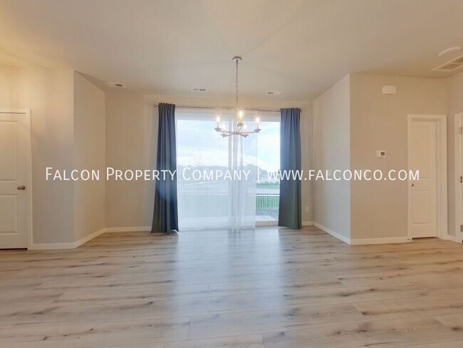 Building Photo - 6381 Wingding Point