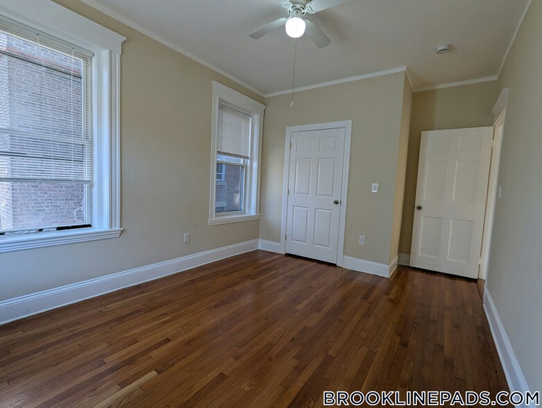 Building Photo - 184 St Paul St