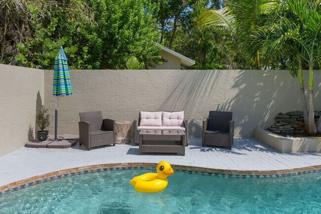 Building Photo - 2229 Alice Rd