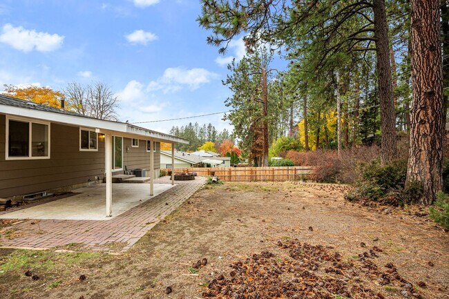 Building Photo - Beautiful South Valley Home! Available Now!