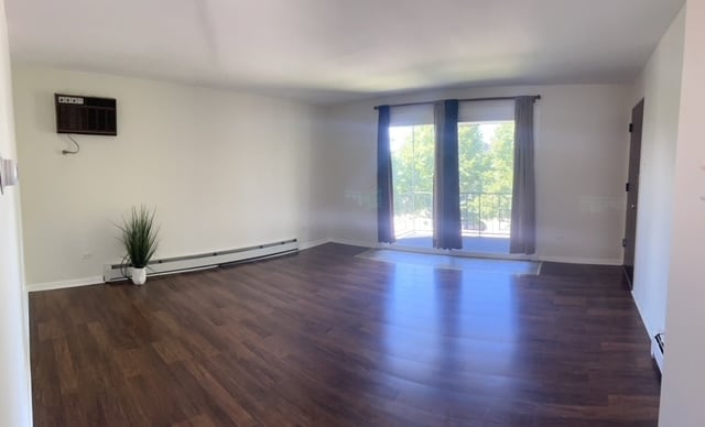 Living Room - 260 E Lake St