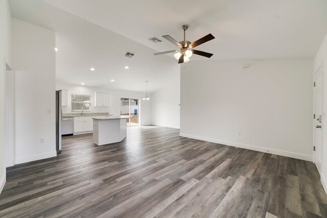 Building Photo - 8424 SW 135th Street Rd