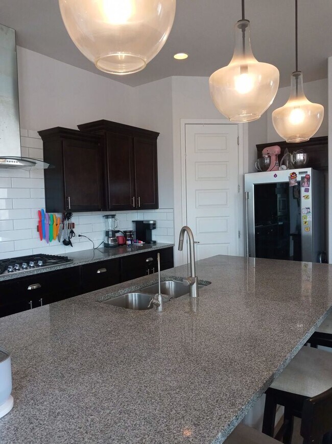 Building Photo - FOUR BEDROOM-SINGLE STORY-RIO RANCHO