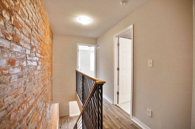 Building Photo - ???Newly Updated, MODERN 2 Bedroom in booming Brewerytown