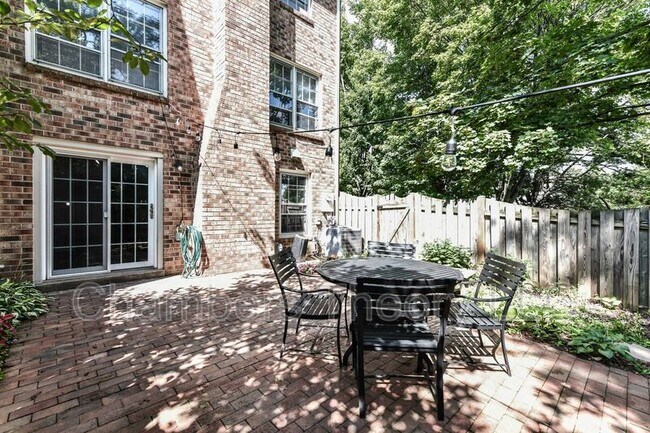 Building Photo - 2109 Kings Mill Ct