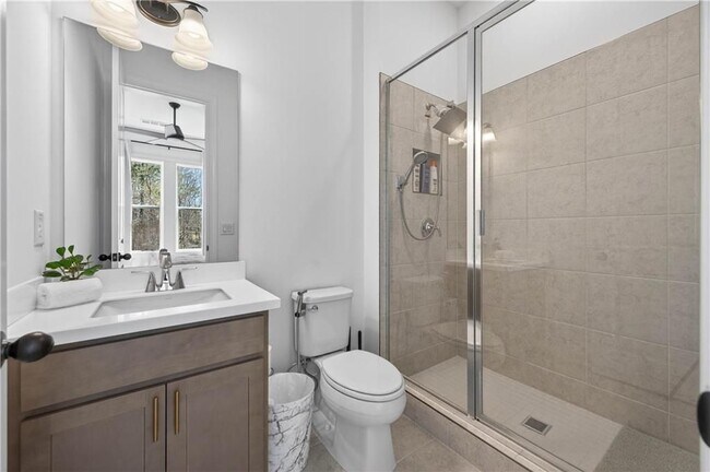 Building Photo - 512 Cedar Crest Cir