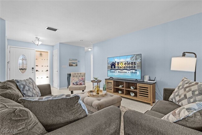 Building Photo - 2823 SE 18th Ave