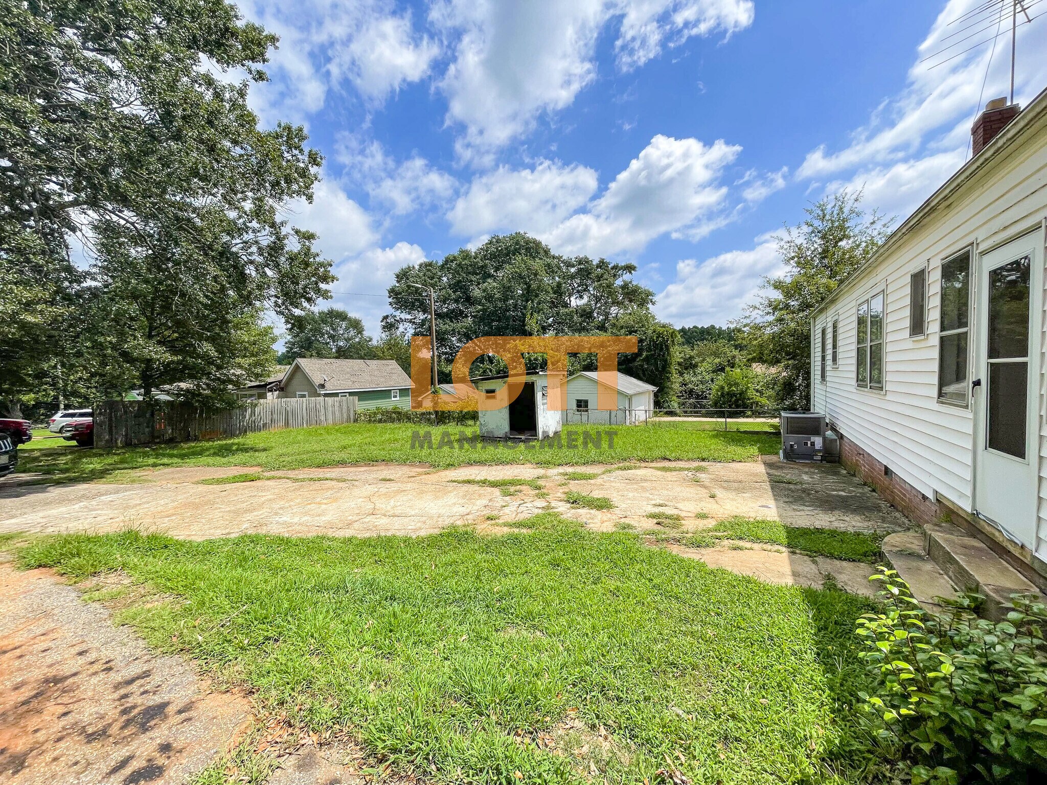 Building Photo - 13 Irene Cir
