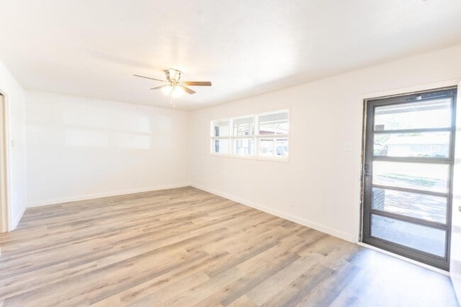 Building Photo - 2513 44th St