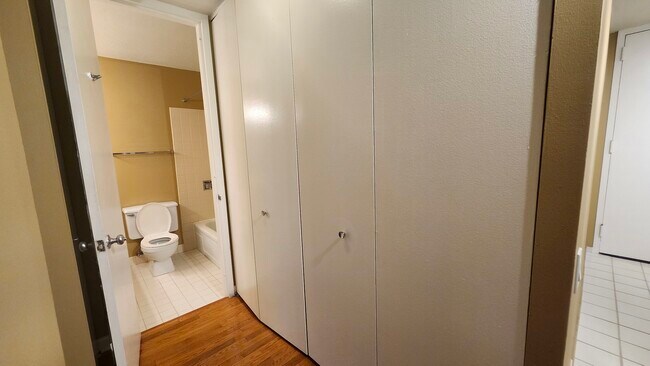 Building Photo - 405 N Wabash Ave