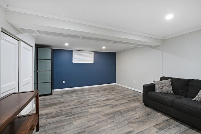 Building Photo - 218 73rd St