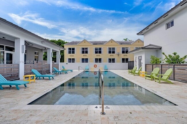 Building Photo - 15450 NW 2nd Ave