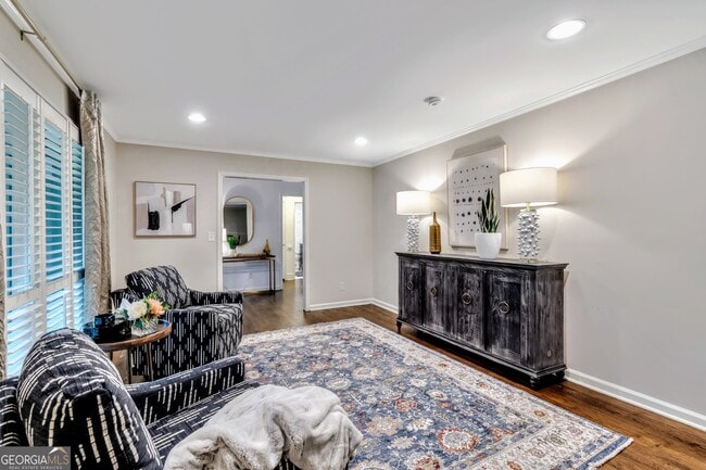 Building Photo - 1897 Mt Vernon Rd