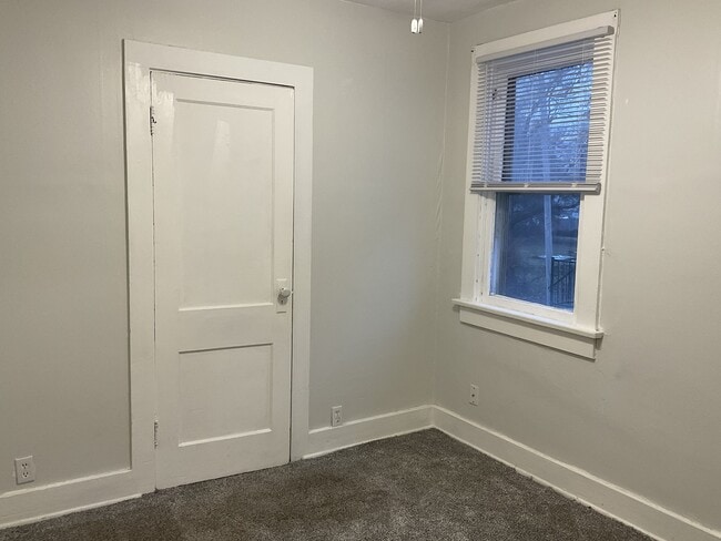 Building Photo - 1926 Eby Ave