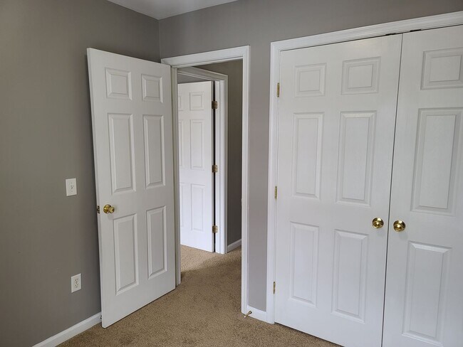 Building Photo - 3 Bedroom Townhome for Rent in Waynesboro!