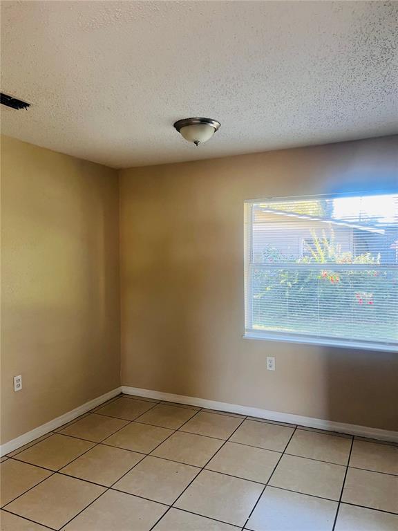 Building Photo - 76 Judith Ln