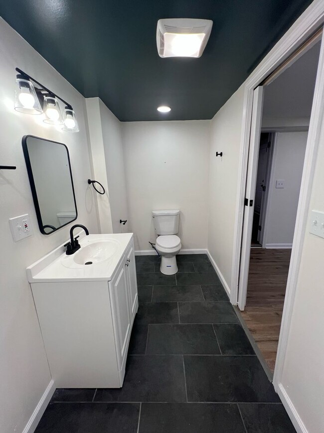 Building Photo - SEE IT NOW: Charming Renovated Bungalow in...