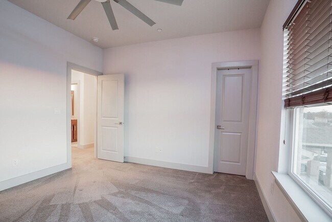 Building Photo - 2017 Local Rebel St