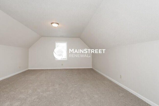 Building Photo - 4 Bedroom Pet-Friendly Home in COLLIERVILLE, TN with Main Street Renewal