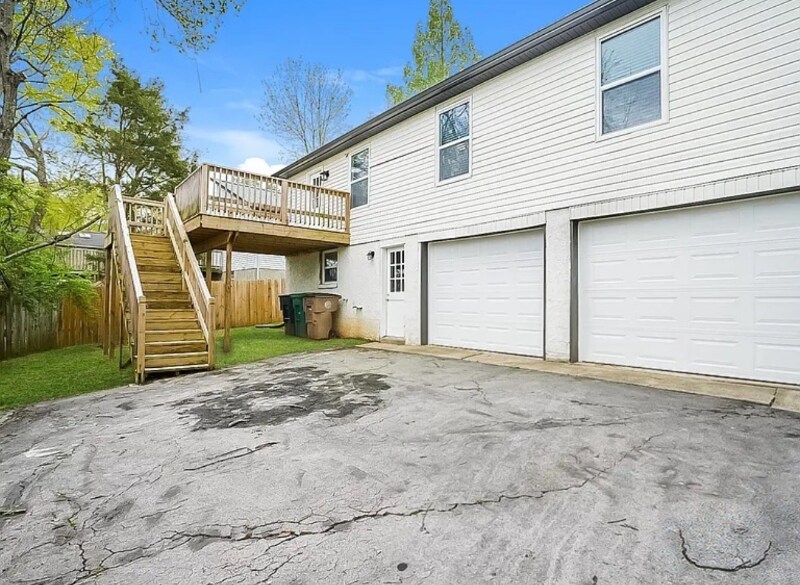 Building Photo - 253 Cedarview Dr