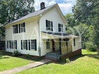 Building Photo - DRP Investments-3304/3306 Maple Road