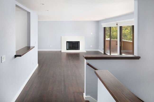 Building Photo - 42 Oakcrest Dr