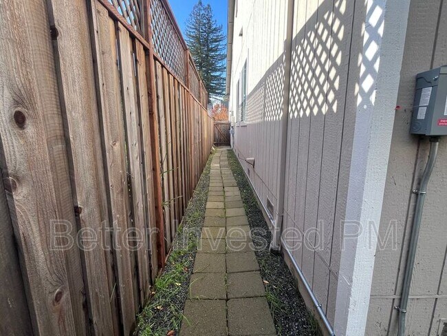 Building Photo - 2423 Guerneville Rd