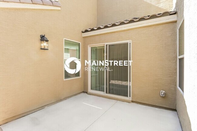 Building Photo - 4 Bedroom Pet-Friendly Home in Phoenix, AZ with Main Street Renewal