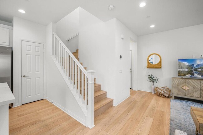 Building Photo - 2612 Babaco St